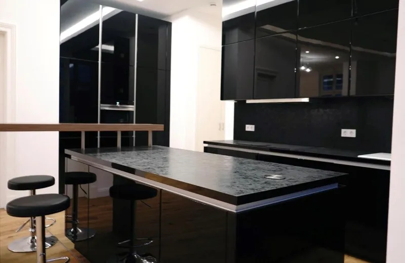 Exklusive 2,5-Zimmer-Wohnung mit ca. 130m² in bester City-West-Lage — photo 1